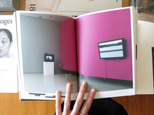 Load image into Gallery viewer, Covergirl: Wespen-Akte