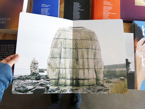 Daniel Dewar and Grégory Gicquel – Le pied, le pull-over et le système digestif